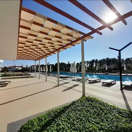 A Peaceful With Sea Views Apartment *