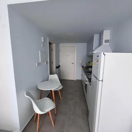 A Peaceful With Sea Views Apartment *
